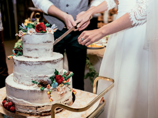 Wedding “naked cake”: la torta di nozze che si è messa a nudo